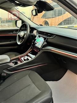 جیپ گراند شیرۆکی